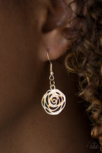 Laden Sie das Bild in den Galerie-Viewer, Rosy Rosette - Gold