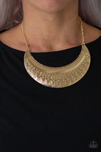 將圖片載入圖庫檢視器 Paparazzi Large As Life - Gold Necklace - Bauble and Bling Boutique 