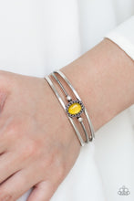 Cargar imagen en el visor de la galería, Top Of The Pop Charts - Yellow - Bauble and Bling Boutique 