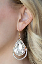 將圖片載入圖庫檢視器 Paparazzi Famous - Gold Earrings - Bauble and Bling Boutique 