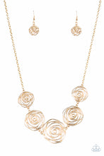 Laden Sie das Bild in den Galerie-Viewer, Rosy Rosette - Gold